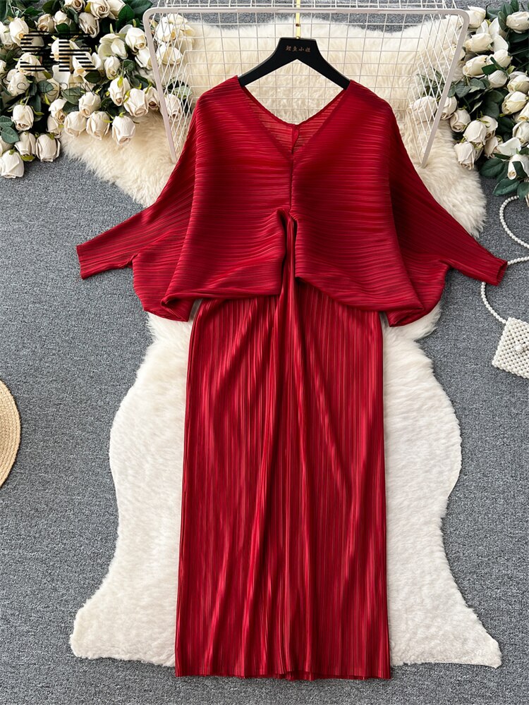 V Neck Lantern Sleeve Elastic Waist Pleated Dress