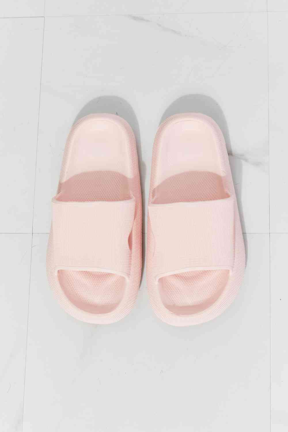 MMShoes Arms Around Me Open Toe Slide in Pink